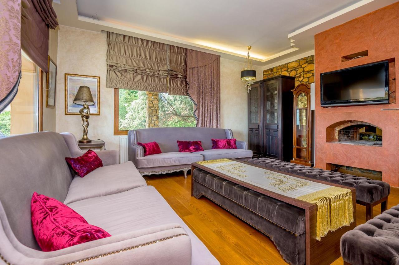 Luxurious Villa With Gorgeous View And Bbq アレクサンドルポリス エクステリア 写真