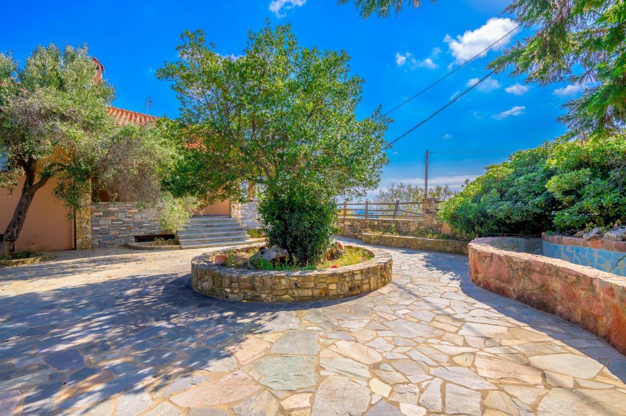Luxurious Villa With Gorgeous View And Bbq アレクサンドルポリス エクステリア 写真