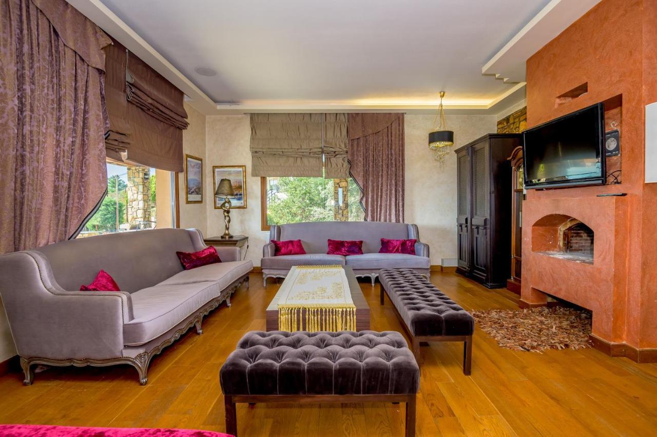 Luxurious Villa With Gorgeous View And Bbq アレクサンドルポリス エクステリア 写真